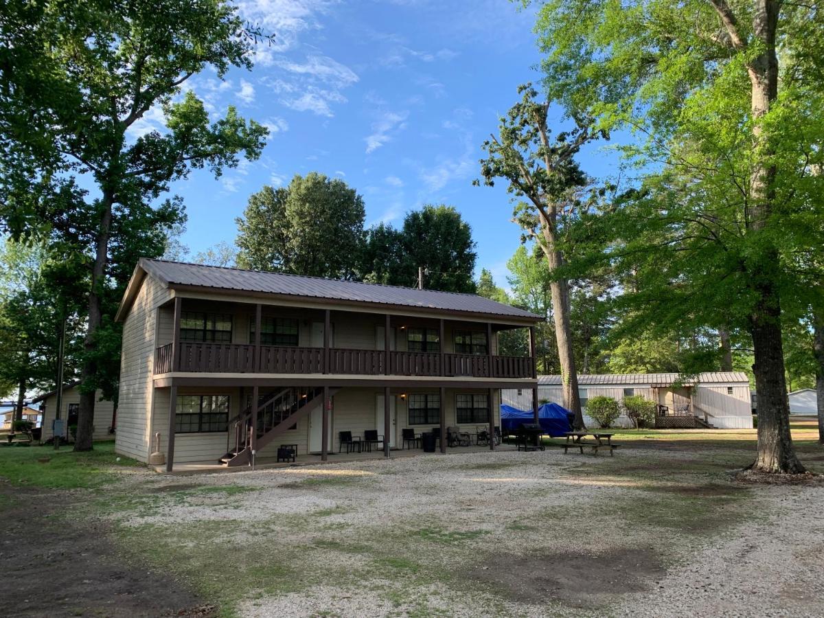 Holly Park Marina Hotel Milam Exterior photo